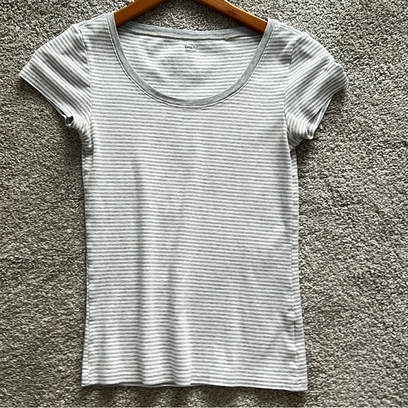 GAP Light Gray Striped Short Sleeve Tee - Picture 1 of 1